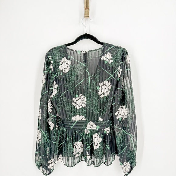 BCBGMaxAzria Green and White Peplum Pleated Blouse - Picture 6 of 6
